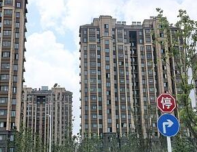 多地“楼闹”抗议开发商降价，房市拐点真的来了