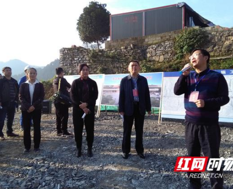 古丈县三级人大代表视察张吉怀高铁古丈段