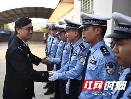 【警视窗】谢振华调研慈利公安基层基础工作