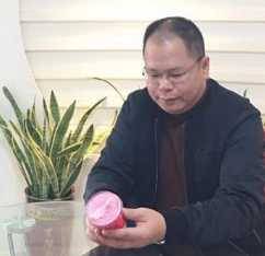 梁立新：首创学生奶销售产业新模式