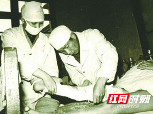 “中国好人”杨文钦、扎西志玛：守诺回乡行医50年