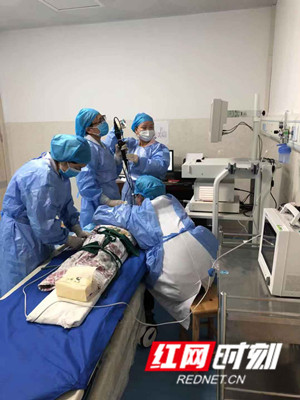 心医院(零陵院区)成功开展首例纤维支气管镜下