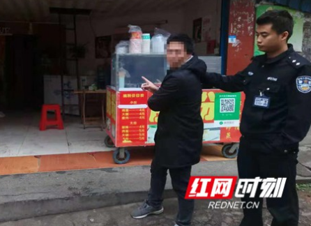 男子花钱给电动车“装修” 自作聪明逃不过民警抓捕