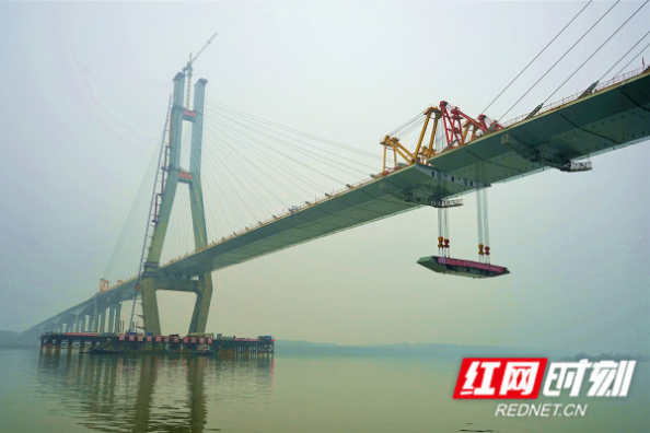 益阳南洞庭大桥顺利合龙 预计明年10月全线通车
