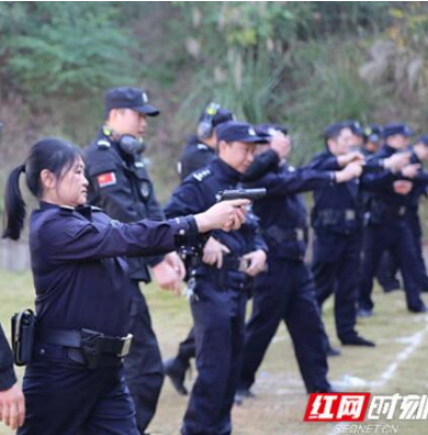 资阳公安开展手枪近距离应用射击训练