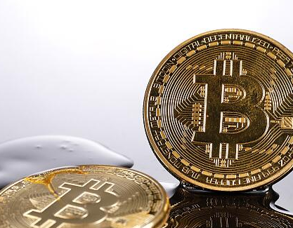 比特币下挫延续难言见底 数字货币市场规模缩水超八成