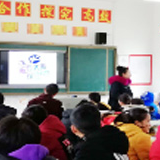 龙潭镇中学与横板桥学校开展结对交流活动