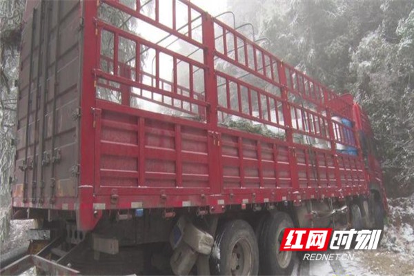 被困货车.jpg