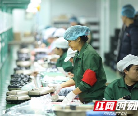 扶持1000家“拼工厂 ” 拼多多“新品牌计划”发力C2M