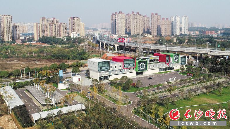 随着基础建设的快马加鞭,众多视频文创项目抢滩入驻,马栏山视频文创园发展日新月异。 长沙晚报记者 余劭劼 摄