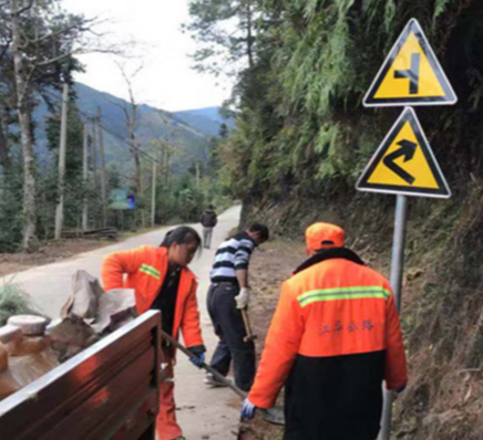 江华县X084线增设安全标牌67块