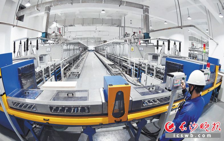 　　↑中国五矿国家新能源材料产业基地项目一期建成达产后，预计年产值80亿元，年税收约4亿元。项目建成后将成为国内技术水平最先进、产能规模最大的新能源材料产业基地。