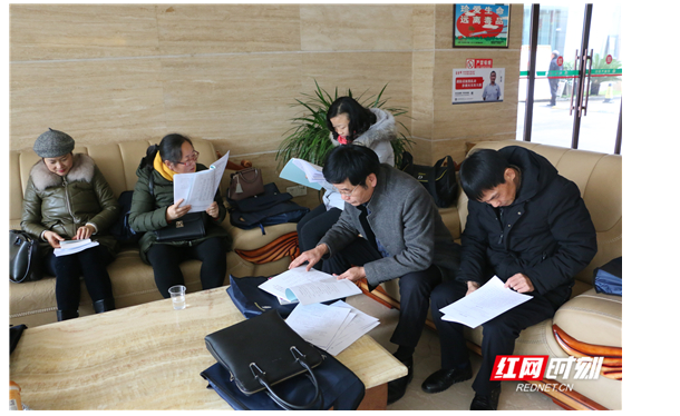 【“两会”时刻·慈利】参加中国人民政治协商会议慈利县第九届委员会第三次会议的政协委员陆续报到