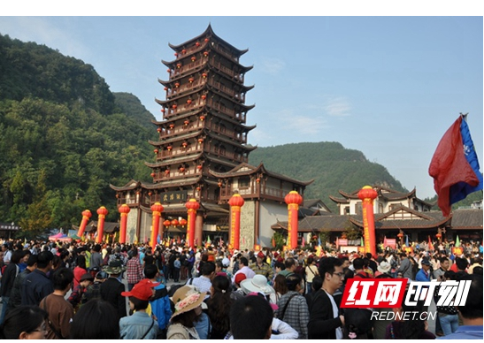 武陵源区再摘综治平安“双牌”