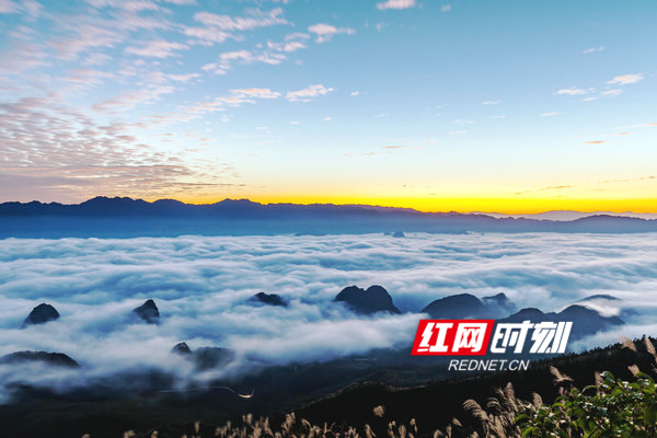 江华:云海奇观现草皇