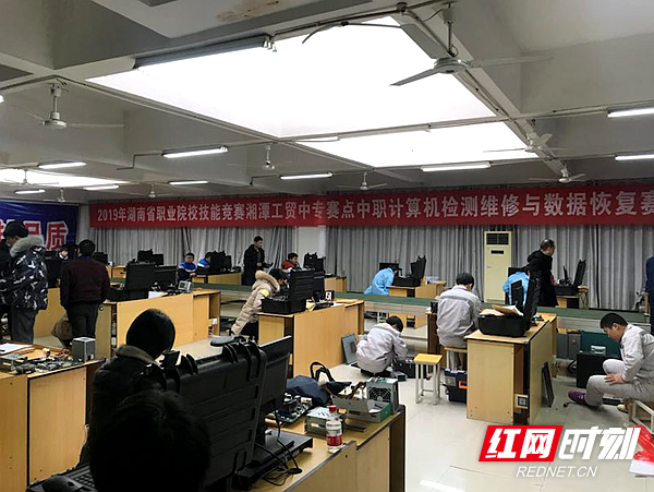 湘潭市工贸中专出彩省技能竞赛,承办两赛项、