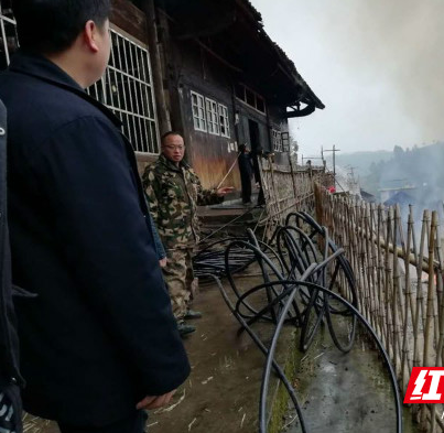 古丈:民兵紧急抢救火灾