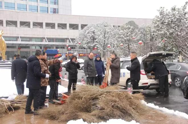 保畅通、保安全、保民生,湘潭经开区积极调度,全力以赴抗击冰雪