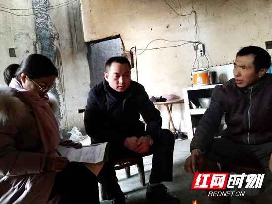 武陵源：寒冬走访贫困户 宣传政策暖人心