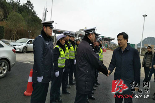 宁远：唐何督导检查低温雨雪冰冻恶劣天气下交通管理工作