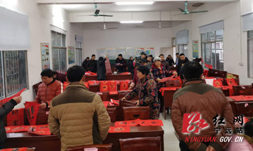 宁远县新春走基层: 挥毫泼墨书盛世,义写对联贺新春