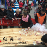 冷水滩：社区腊八节送粥 暖身更暖心