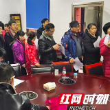 献血献爱心 血浓情更浓 大托铺街道将献血车开到家门口