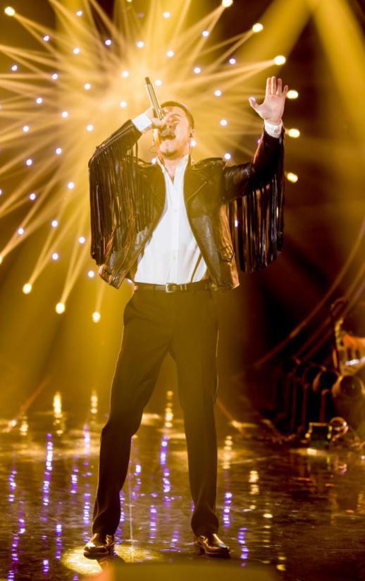 杨坤《歌手》第二期夺冠 坦言自己“用生命在歌唱”