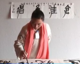 政协委员风采丨李雪梅致力于用女书弘扬永州传统文化
