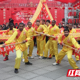 传统与新潮交融 看火宫殿城大庙会中的地道“长沙年”