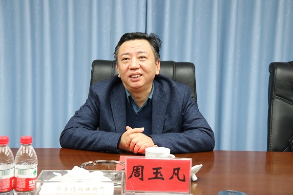 周玉凡带队走访慰问部队官兵