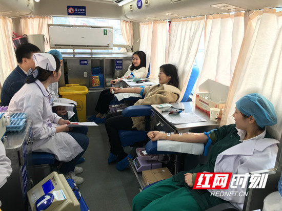 忙年不忘为生命“蓄电” 张家界大众医院开展医务人员应急献血活动
