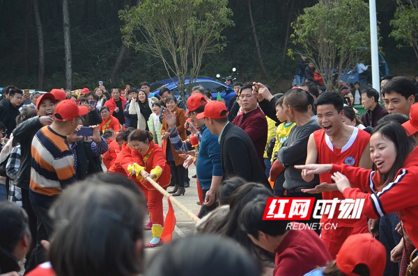 道县：乡村办起联欢会，大年初一乐翻天