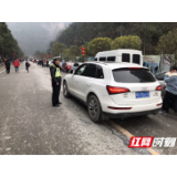 【交警直通车】武陵源交警全员上路护航春节旅游黄金周
