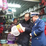 泸溪消防大队联合县食药工质局开展电气取暖市场专项检查