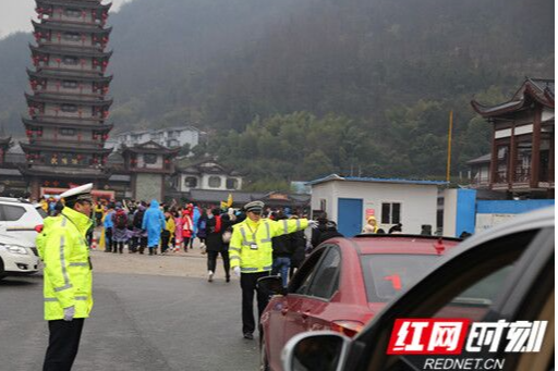 【交警直通车】武陵源交警圆满完成2019年春节旅游安保工作