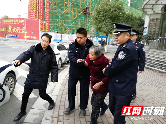 【警视窗】永定区：热心民警救助走失老人