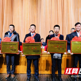 天亮不亮鸡说了不算 人人都可以是营商环境