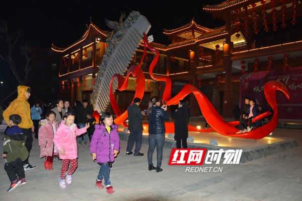 江华水口镇：“文化周”里游客稠