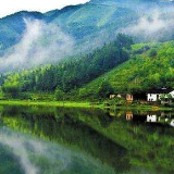 汝城“民间河长”巡河忙