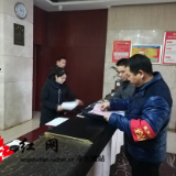 菱角山街道为电梯安全“上把锁”
