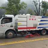 双牌县首次启用清扫车保洁公路