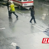 吉首交警与时间赛跑 为救女童争分夺秒