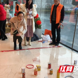 浓浓邻里情 欢乐闹元宵