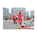 张家界翘首以盼闹元宵 平安祥和的背后是他们默默付出