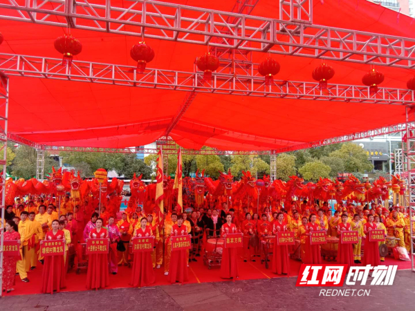 道县：元宵佳节万民同乐