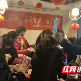 邻里守望 喜乐元宵 祥和节日氛围暖人心