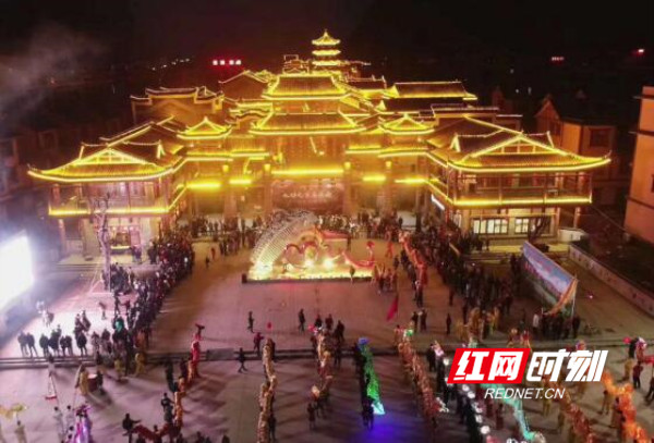 欢欢喜喜闹元宵 甜甜蜜蜜幸福年