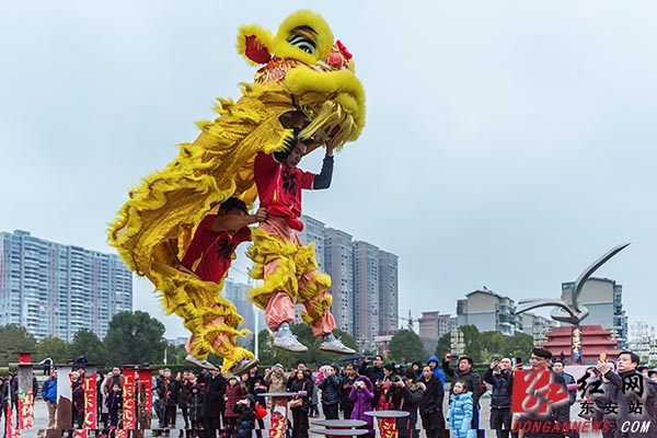 龙腾狮跃闹元宵，东安武术满堂彩