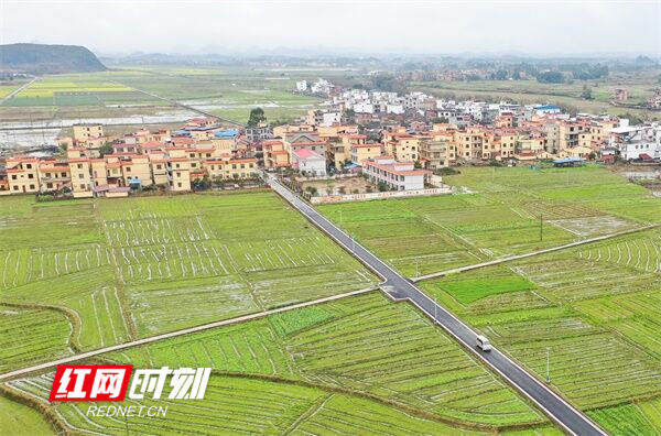 道县：“四好农村公路”助乡村振兴